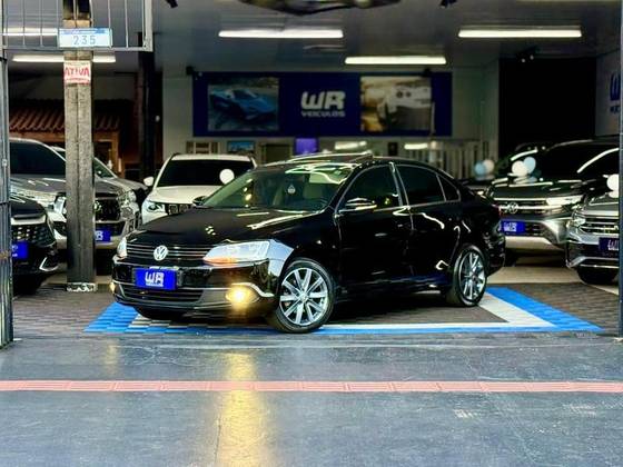 VOLKSWAGEN JETTA 2.0 COMFORTLINE FLEX 4P TIPTRONIC